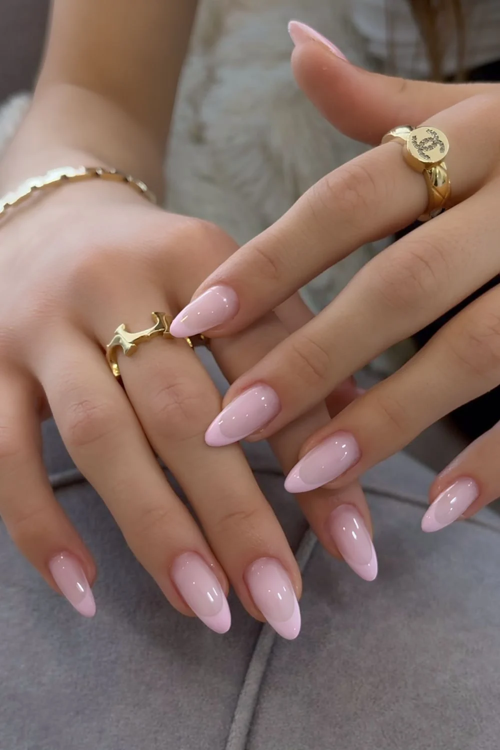 Soft Pink French Tip Almond Nails: Elegant & Minimalist Manicure