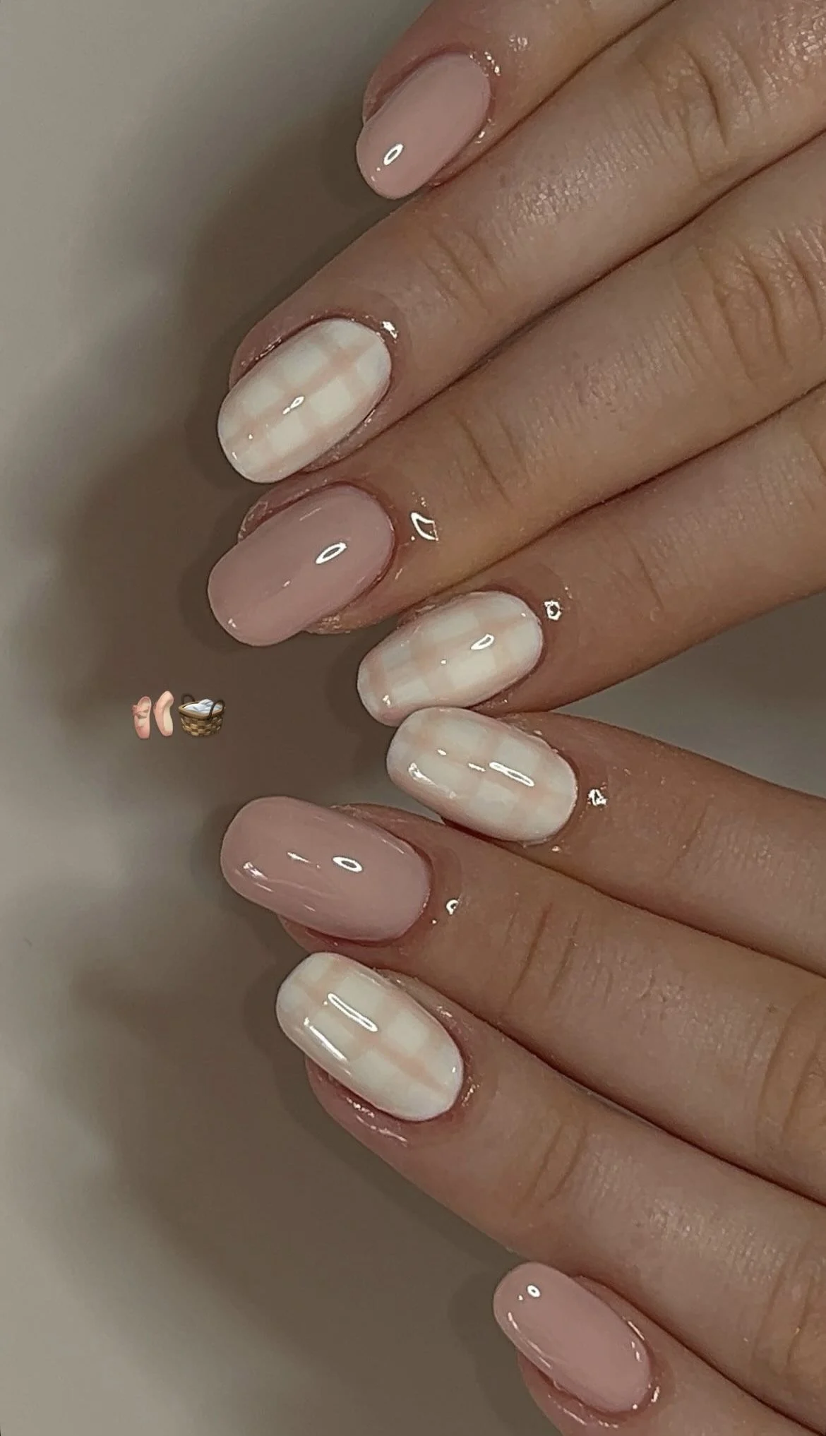 Soft Pink & White Plaid Nails: Clean Girl Oval Mani Inspo